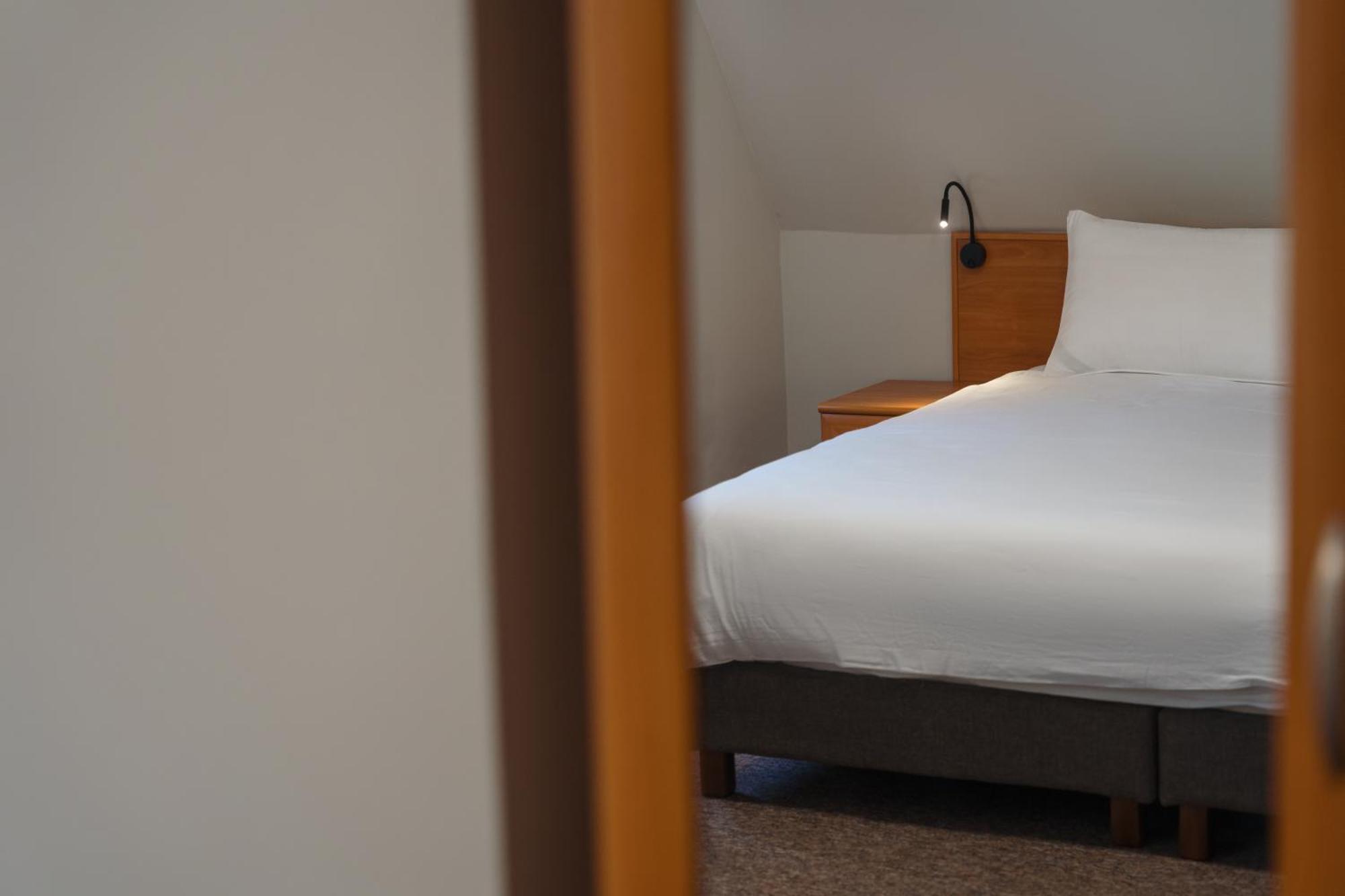 Dolinnka Hotel Tsjolpon-Ata Eksteriør bilde