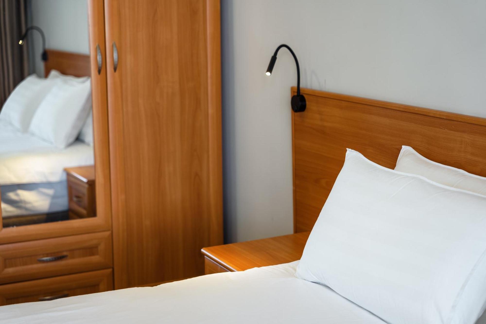 Dolinnka Hotel Tsjolpon-Ata Eksteriør bilde