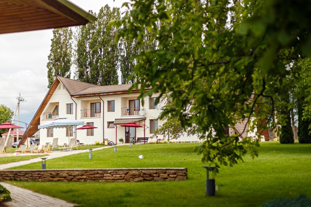 Dolinnka Hotel Tsjolpon-Ata Eksteriør bilde